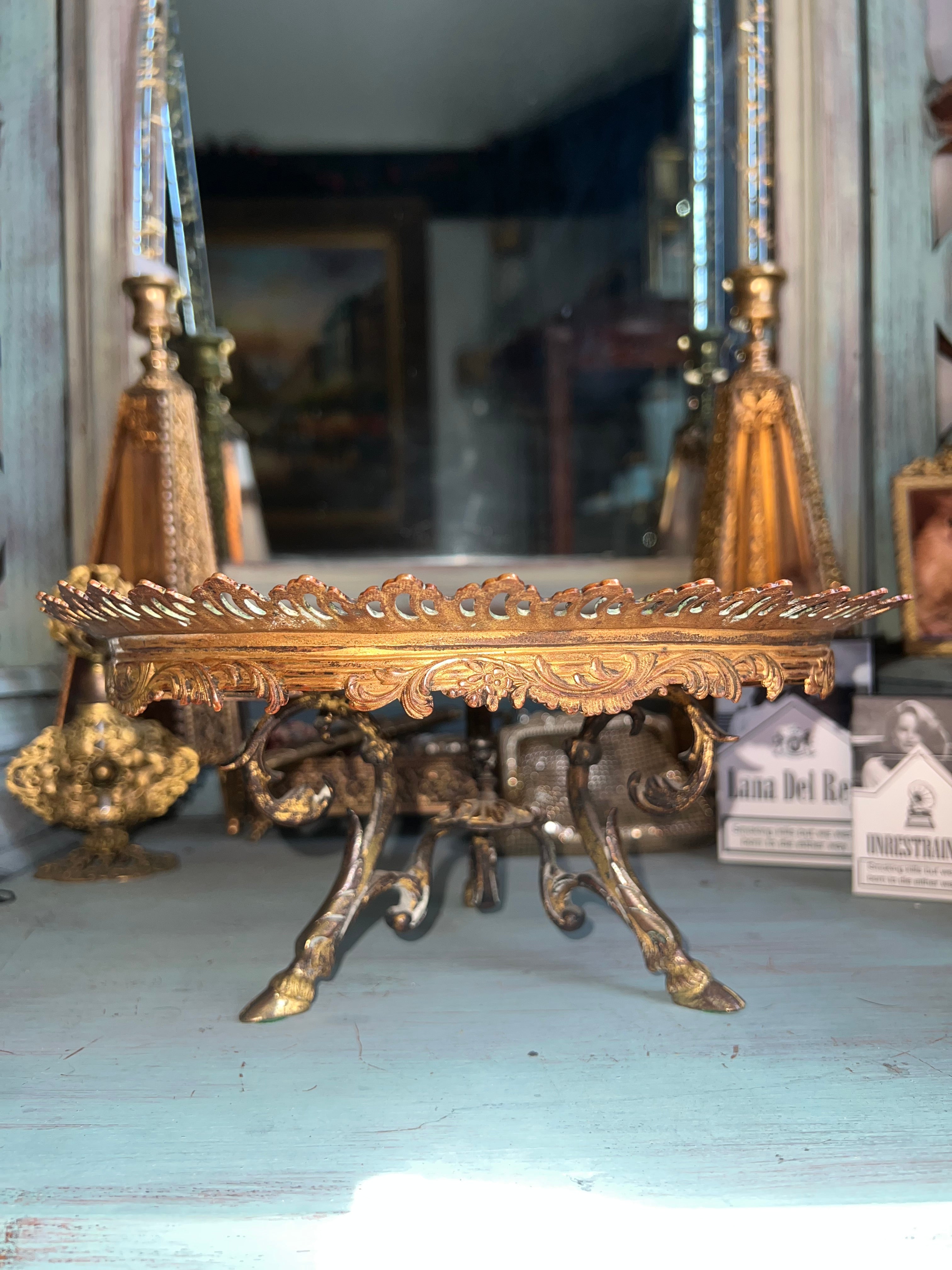 19th century neoclassical Tazza